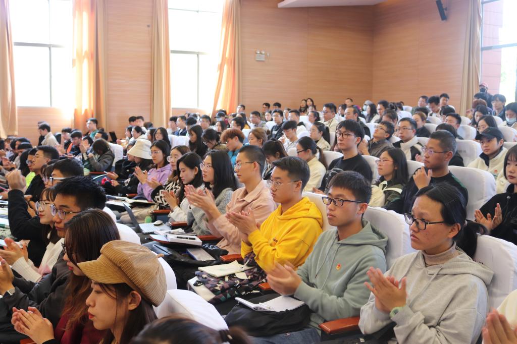 http://www.kmust.edu.cn/__local/B/67/B2/35C614E0E8552253488173AB057_F346EA9A_1AE2E.jpg