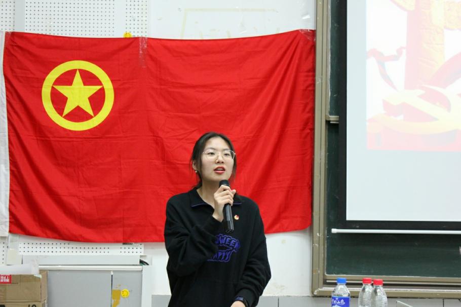 宣讲团成员讲解团课(2)